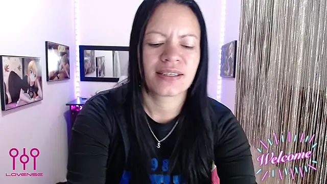 Snapshot of Cristal_w chatting on 14, 10, 2025 Cristal w online show from 14, 10, 2025
