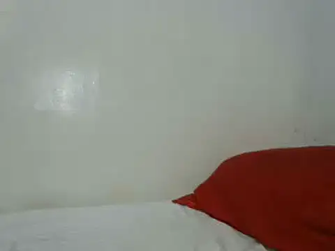 Snapshot of slender-qwene chatting on 20, 3, 2025 slender-qwene online show from 20, 3, 2025