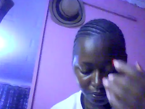 Snapshot of slender-qwene chatting on 2, 12, 2025 slender-qwene online show from 2, 12, 2025