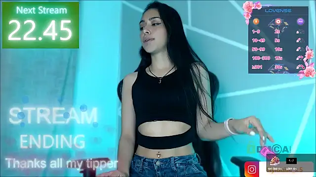 Snapshot of lilylouisee chatting on 22, 1, 2025 lilylouisee online show from 22, 1, 2025