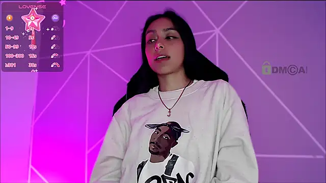 Snapshot of lilylouisee chatting on 11, 10, 2025 lilylouisee online show from 11, 10, 2025