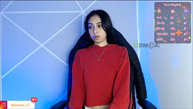 Snapshot of lilylouisee chatting on 6, 4, 2026 lilylouisee online show from 6, 4, 2026