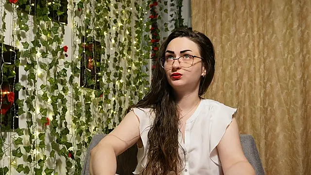 Snapshot of NaughtYHomemadE chatting on 19, 6, 2026 NaughtYHomemadE online show from 19, 6, 2026