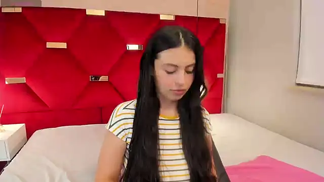 Snapshot of magic_fernanda chatting on 17, 2, 2025 magic fernanda online show from 17, 2, 2025