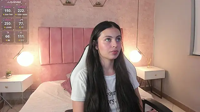 Snapshot of magic_fernanda chatting on 25, 2, 2025 magic fernanda online show from 25, 2, 2025