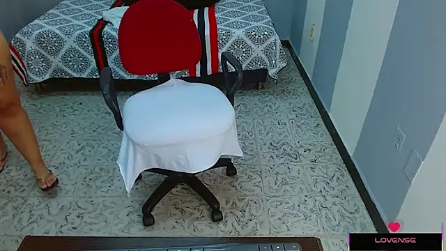 Hazel donna online show from 8, 2, 2025