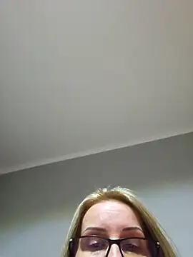 Snapshot of Steffi45 chatting on 4, 12, 2025 Steffi45 online show from 4, 12, 2025