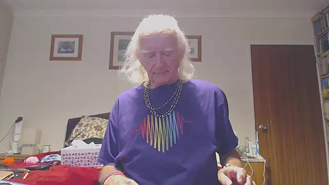 Snapshot of WaverlyKernow chatting on 6, 11, 2025 WaverlyKernow online show from 6, 11, 2025