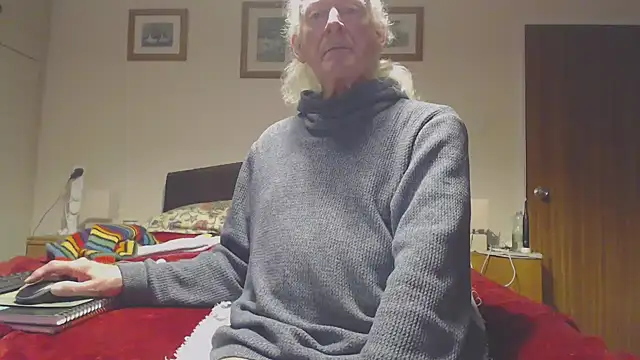 Snapshot of WaverlyKernow chatting on 27, 11, 2025 WaverlyKernow online show from 27, 11, 2025