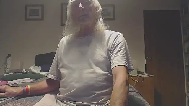 Snapshot of WaverlyKernow chatting on 26, 4, 2026 WaverlyKernow online show from 26, 4, 2026