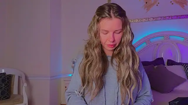 Snapshot of Real_Tini chatting on 11, 10, 2025 Real Tini online show from 11, 10, 2025