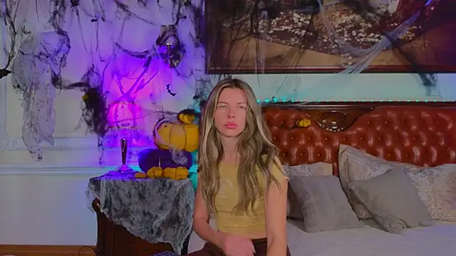 Snapshot of Real_Tini chatting on 28, 10, 2025 Real Tini online show from 28, 10, 2025