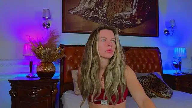 Snapshot of Real_Tini chatting on 7, 11, 2025 Real Tini online show from 7, 11, 2025