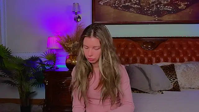 Snapshot of Real_Tini chatting on 11, 11, 2025 Real Tini online show from 11, 11, 2025