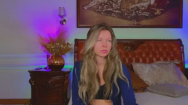 Snapshot of Real_Tini chatting on 18, 11, 2025 Real Tini online show from 18, 11, 2025