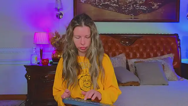 Snapshot of Real_Tini chatting on 25, 11, 2025 Real Tini online show from 25, 11, 2025