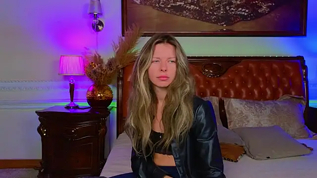 Snapshot of Real_Tini chatting on 27, 11, 2025 Real Tini online show from 27, 11, 2025