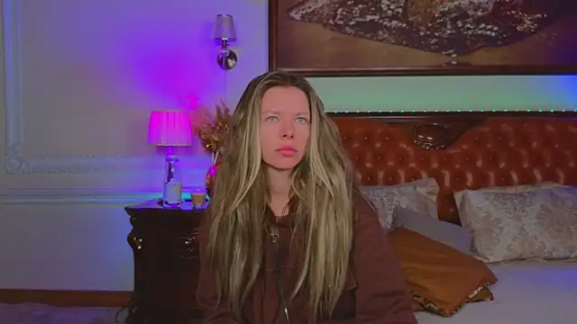 Snapshot of Real_Tini chatting on 1, 12, 2025 Real Tini online show from 1, 12, 2025