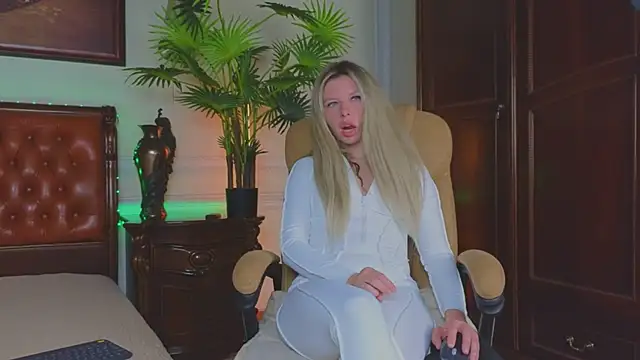 Real Tini online show from 10, 4, 2026