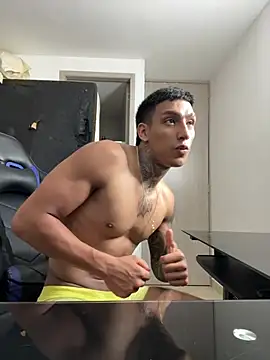 Snapshot of sendfer chatting on 14, 3, 2025 sendfer online show from 14, 3, 2025