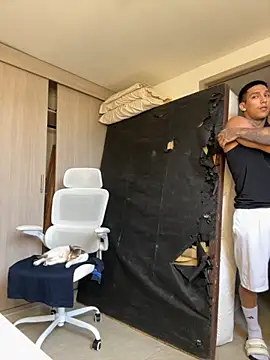 Snapshot of sendfer chatting on 30, 9, 2025 sendfer online show from 30, 9, 2025