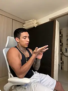 Snapshot of sendfer chatting on 7, 10, 2025 sendfer online show from 7, 10, 2025