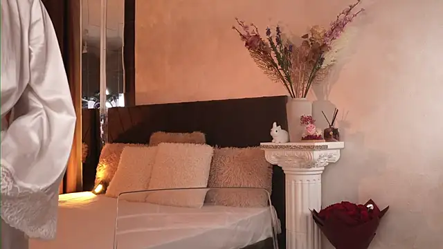 VictoriaMorrone online show from 8, 4, 2026