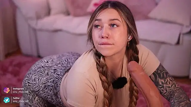 Snapshot of lilith_gray9 chatting on 18, 11, 2025 lilith gray9 online show from 18, 11, 2025