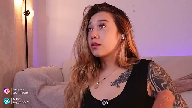 Snapshot of lilith_gray9 chatting on 20, 12, 2025 lilith gray9 online show from 20, 12, 2025