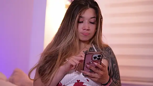 Snapshot of lilith_gray9 chatting on 2, 4, 2026 lilith gray9 online show from 2, 4, 2026