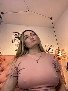 Snapshot of antonella87 chatting on 24, 2, 2026 antonella87 online show from 24, 2, 2026