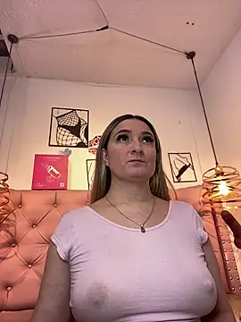 Snapshot of antonella87 chatting on 1, 4, 2026 antonella87 online show from 1, 4, 2026