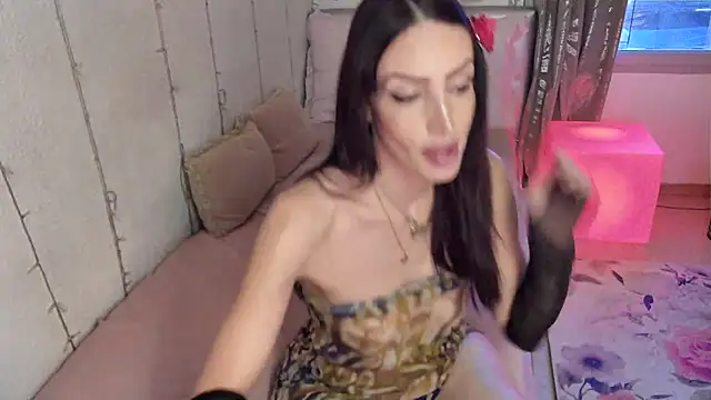 AlicianeFrancaise online show from 16, 11, 2025