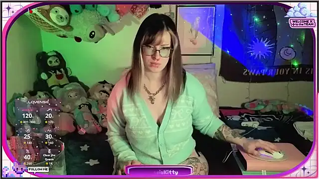 Snapshot of AmbrosiaKitty chatting on 17, 4, 2026 AmbrosiaKitty online show from 17, 4, 2026