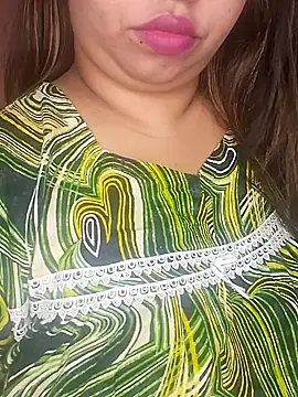 Snapshot of Ravina_patil1 chatting on 8, 2, 2025 Ravina patil1 online show from 8, 2, 2025