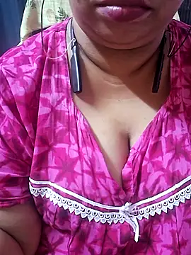 Snapshot of Ravina_patil1 chatting on 18, 9, 2025 Ravina patil1 online show from 18, 9, 2025