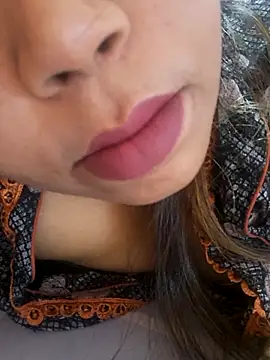 Snapshot of Ravina_patil1 chatting on 12, 10, 2025 Ravina patil1 online show from 12, 10, 2025