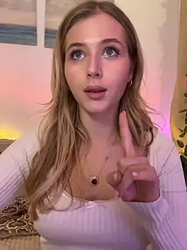 Snapshot of LunaRase chatting on 22, 12, 2024 LunaRase online show from 22, 12, 2024