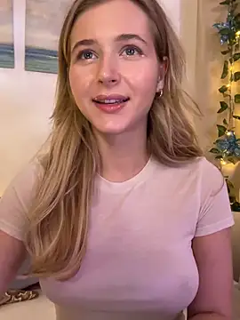 Snapshot of LunaRase chatting on 28, 12, 2024 LunaRase online show from 28, 12, 2024