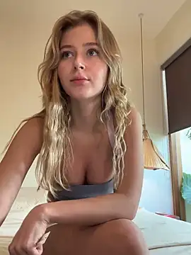 Snapshot of LunaRase chatting on 18, 1, 2025 LunaRase online show from 18, 1, 2025