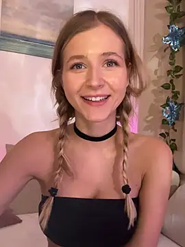 Snapshot of LunaRase chatting on 20, 2, 2025 LunaRase online show from 20, 2, 2025