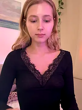 Snapshot of LunaRase chatting on 16, 10, 2025 LunaRase online show from 16, 10, 2025