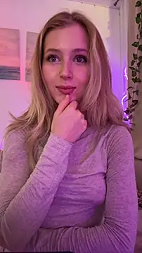 Snapshot of LunaRase chatting on 26, 10, 2025 LunaRase online show from 26, 10, 2025