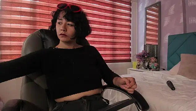 Moony 14 online show from 6, 2, 2025