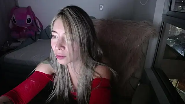 Snapshot of _arianalzate_ chatting on 13, 12, 2024 arianalzate online show from 13, 12, 2024