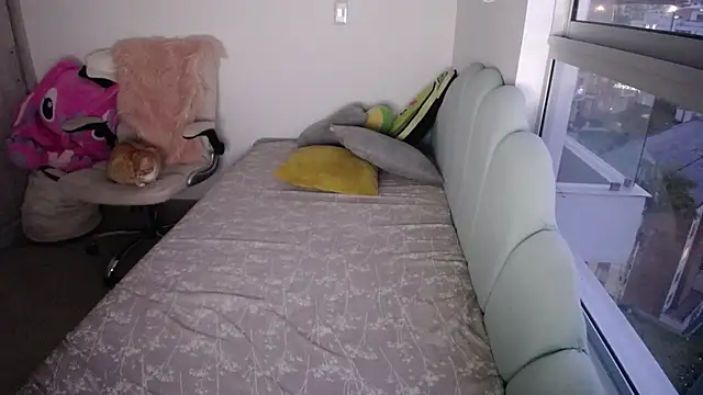 Snapshot of _arianalzate_ chatting on 8, 10, 2025 arianalzate online show from 8, 10, 2025