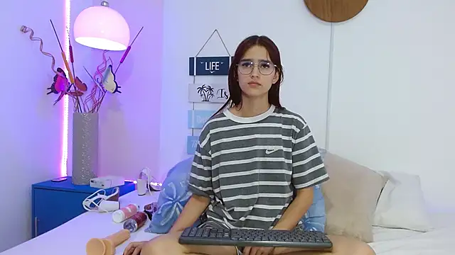 Snapshot of MelodyMansson chatting on 21, 1, 2025 MelodyMansson online show from 21, 1, 2025