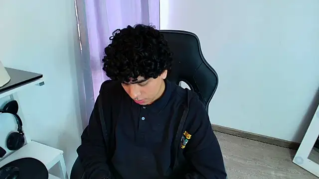  nickconnor01 online show from 11, 1, 2025