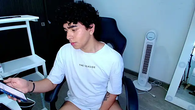  nickconnor01 online show from 29, 1, 2025