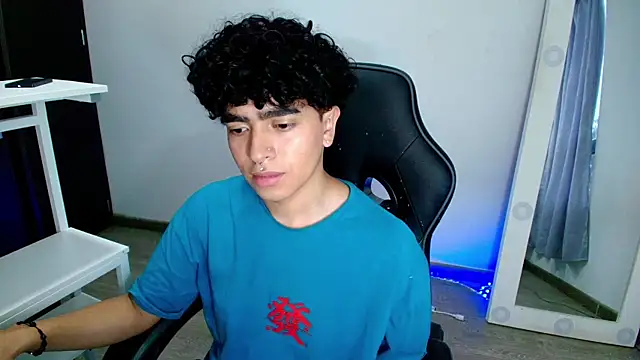  nickconnor01 online show from 4, 2, 2025